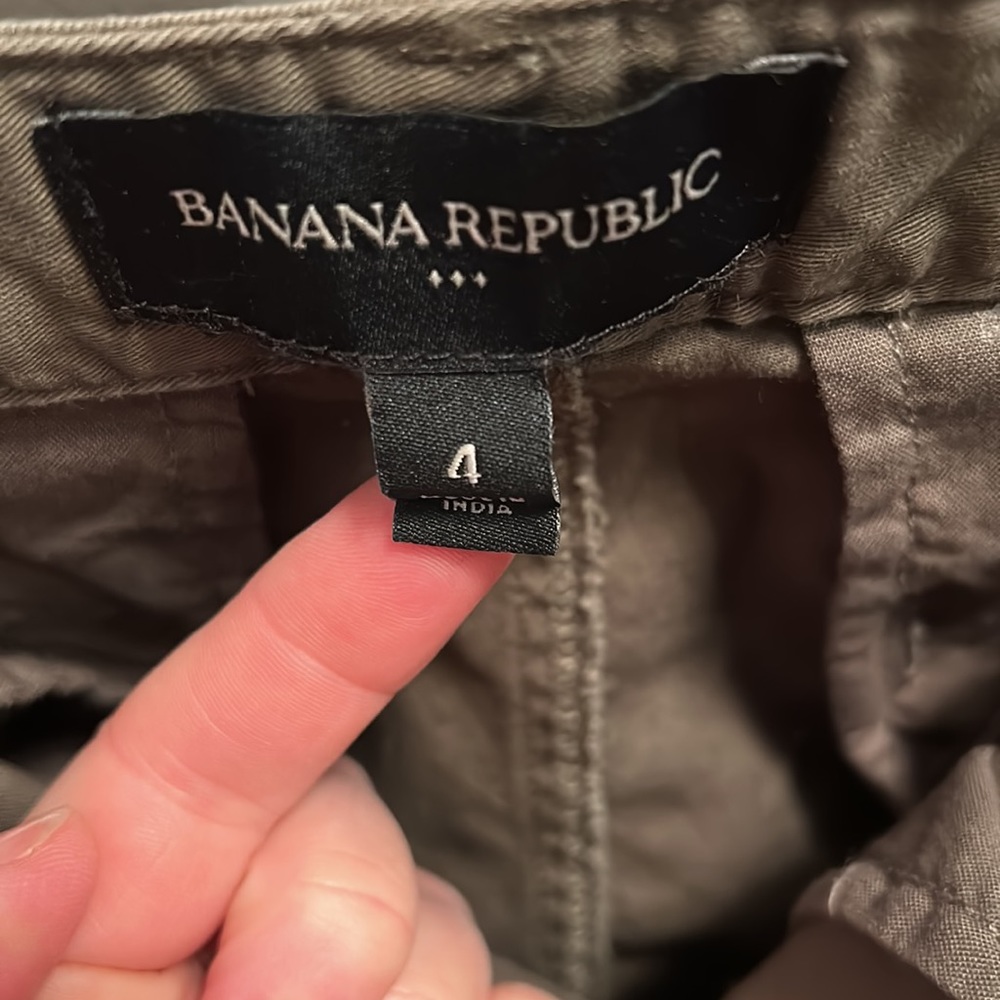 Banana Republic Army Green Cargo Pants, Size 4 - Picture 3 of 5